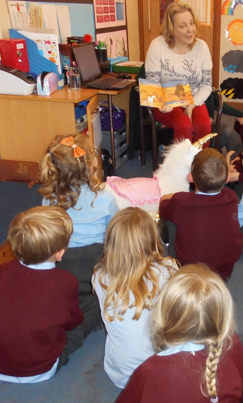 ladey-reading-to-local-school